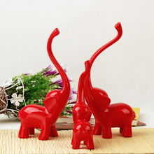 伍月鳥 三口之家的詩意祝福——樹脂工藝品與工藝扇的家居裝飾魅力