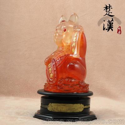 匠心雕琢，祥瑞之選 樹(shù)脂仿白玉吉祥小象擺件，締造家居與車(chē)居雙重福運(yùn)